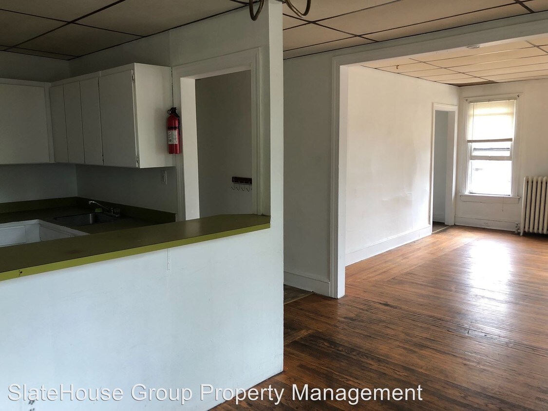 Primary Photo - 301 N York St