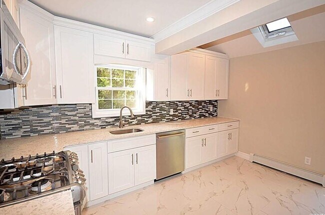 Foto del edificio - 4 Addison Ln