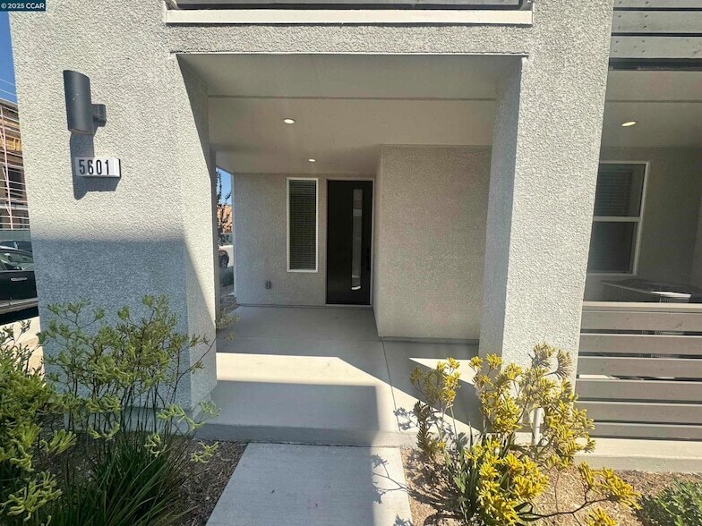 Primary Photo - 5601 Linen Ct