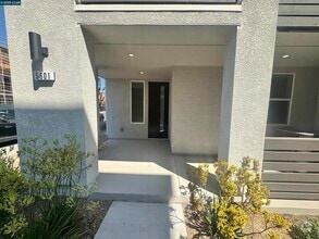 Building Photo - 5601 Linen Ct