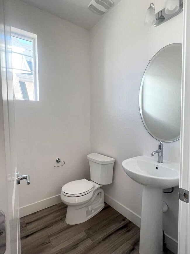 Foto del edificio - Brand New 4bd/4ba Located in Raindance