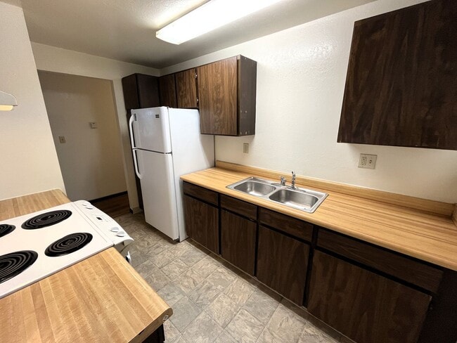 Building Photo - Pet Friendly Arcata Home With Large Yard, LVP Flooring & Laundry Hook Ups