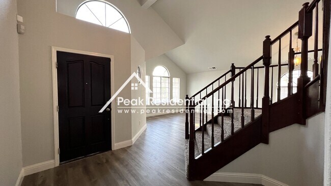 Building Photo - Wonderful 4 bd/3 ba Elk Grove Home with 2 ...