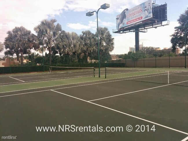 Building Photo - 8915 Latrec Ave