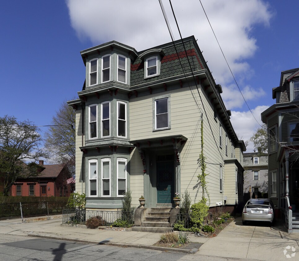 Primary Photo - 9 Brighton St