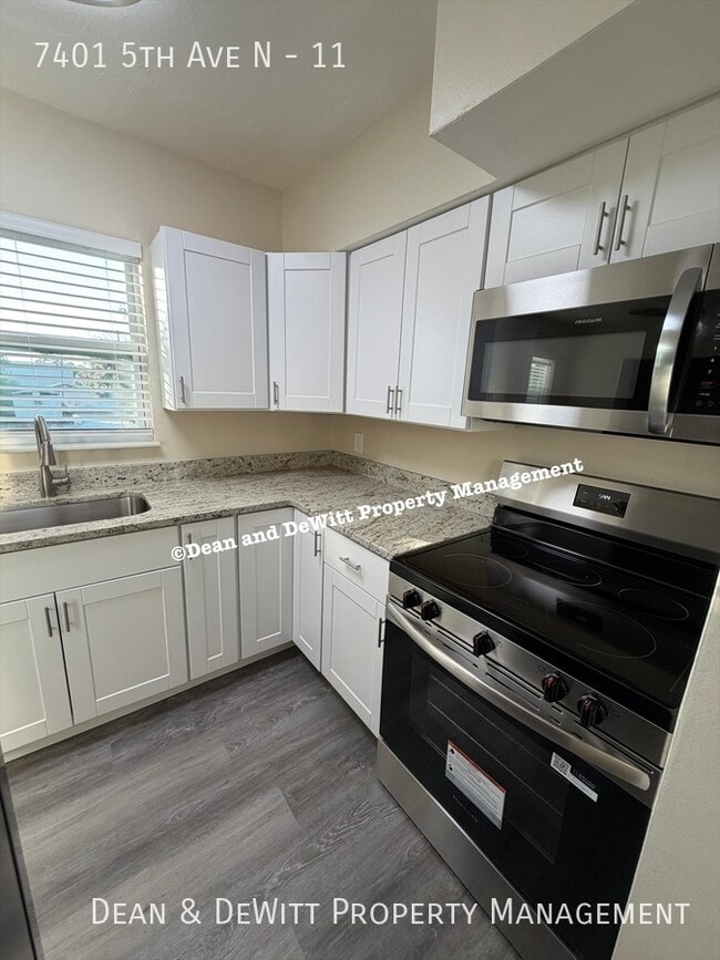 Building Photo - 1 Bed/1 Bath - Unit 11