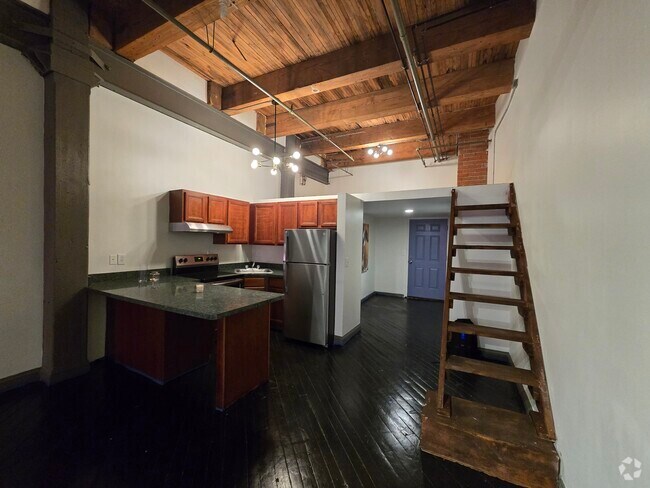 Building Photo - 743 Beaubien St