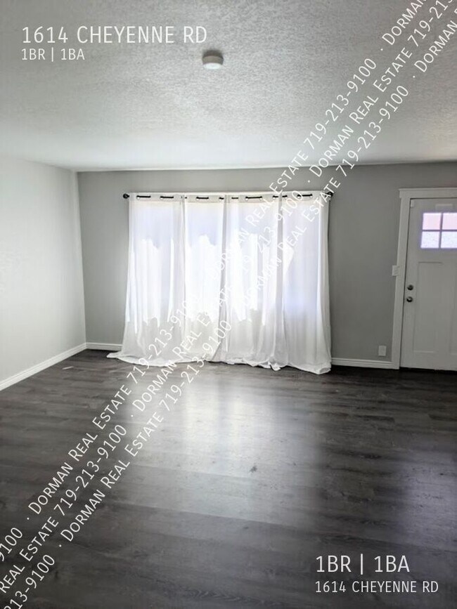 Foto del edificio - 1614 E Cheyenne Rd