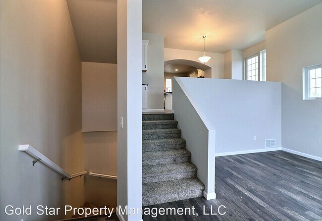 Building Photo - 4 br, 2.5 bath House - 503D 33rd Way