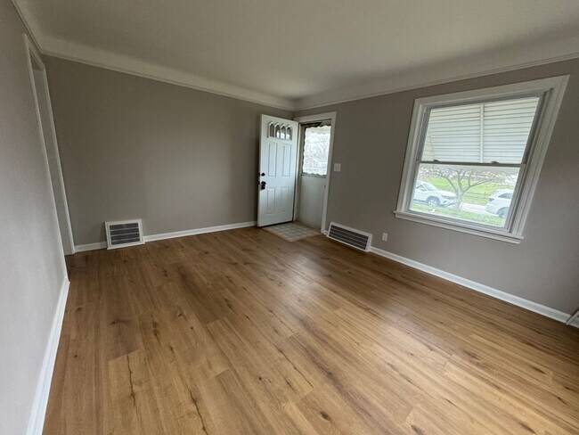 Foto del edificio - 3 bd , 1.5 baths remodeled Bungalow