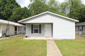 Building Photo - 8437 Cherry Ave