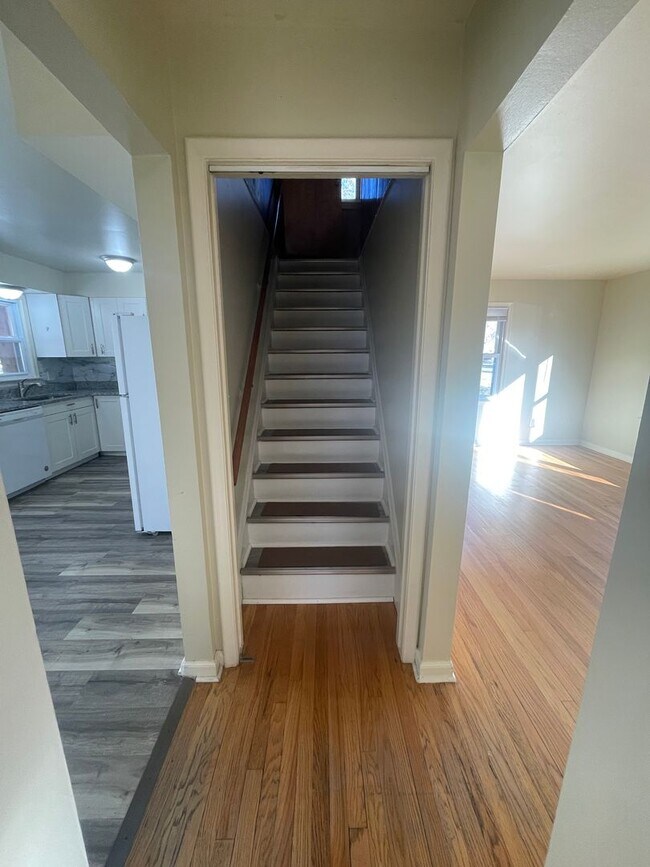 Foto del edificio - Two-Story Home in Ypsilanti Township