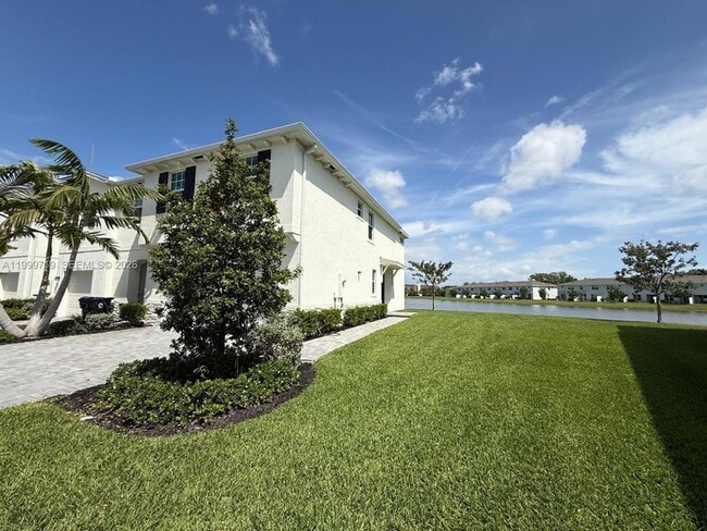 Photo - 6931 Harbours Edge Ave Townhome