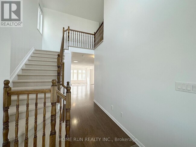 Building Photo - 193 Balikun Heights