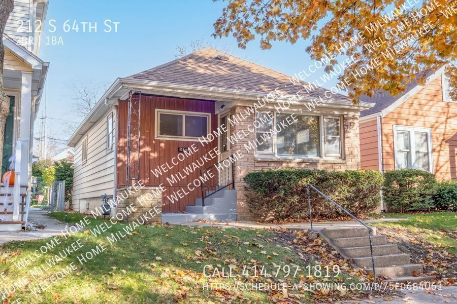 Foto principal - Schedule a Showing! Welcome Home to this B...