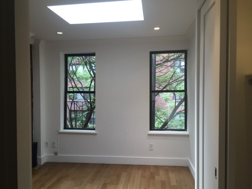 Primary Photo - 410 E 63rd St