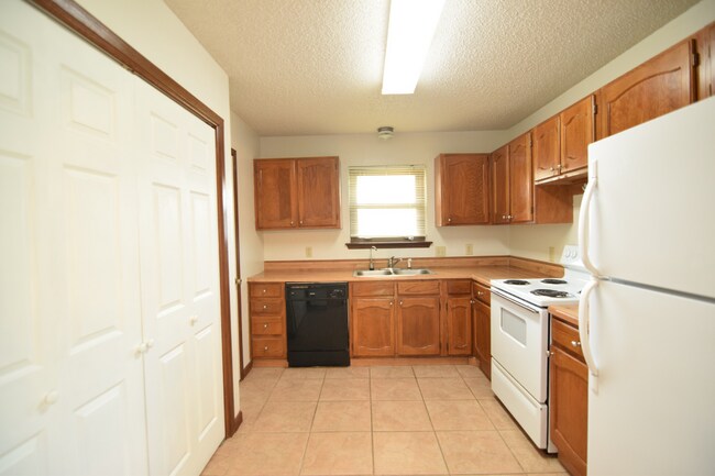 Building Photo - 1515 Iris Ave