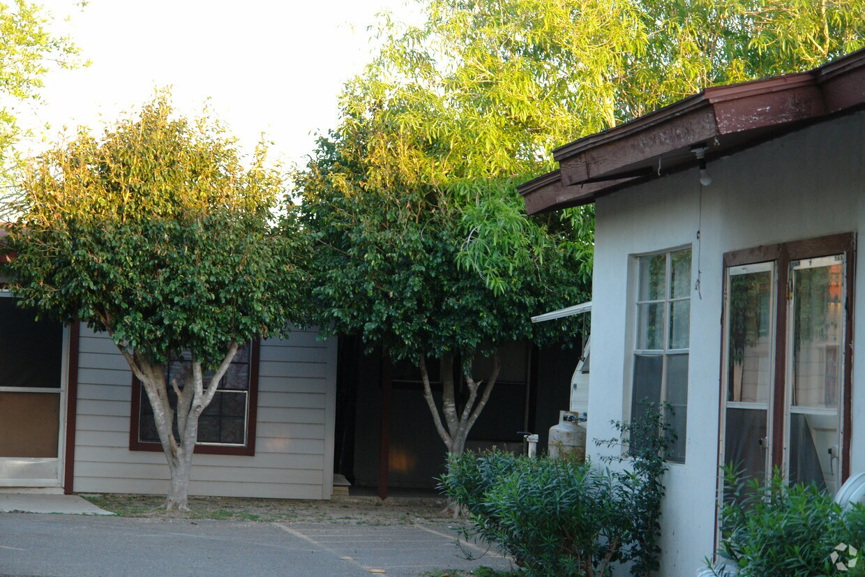 Primary Photo - 5100 Raul Longoria Rd