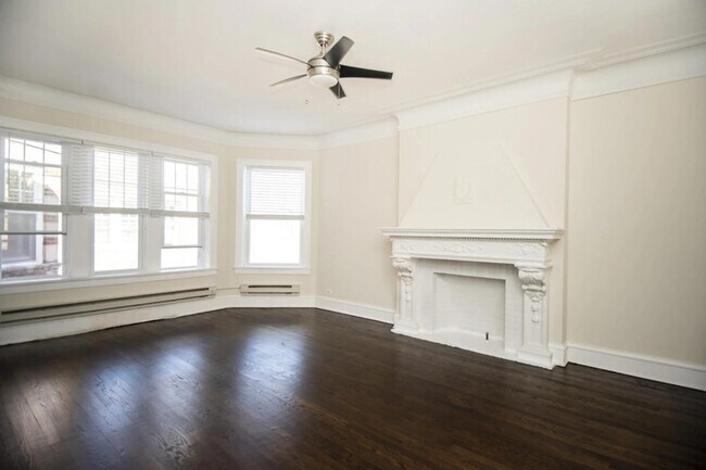 Building Photo - 331 Kedzie St