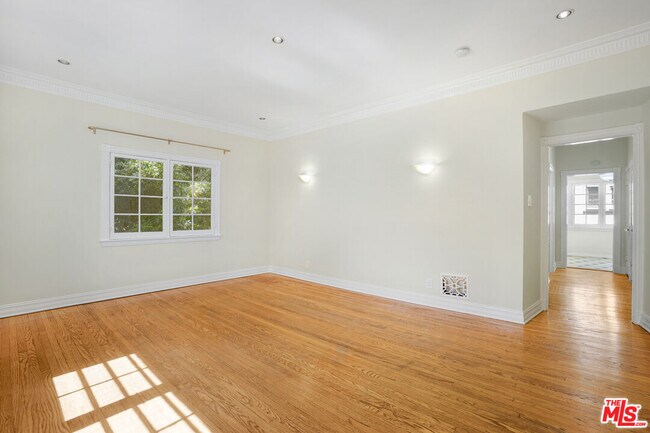 Foto del edificio - 1306 N Alta Vista Blvd