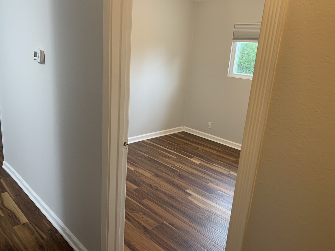 Foto principal - 1521 Colwood Dr