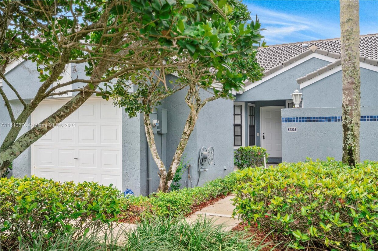 Foto principal - 8354 Waterford Ave