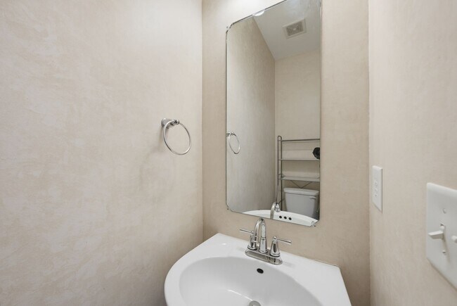 Foto del edificio - 106 Anterbury Dr