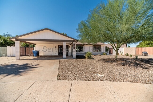 Building Photo - 526 N Pepperwood Ct