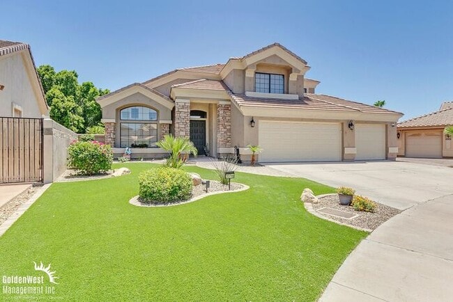Building Photo - Modern 3bdm 3ba Home with Stylish Upgrades