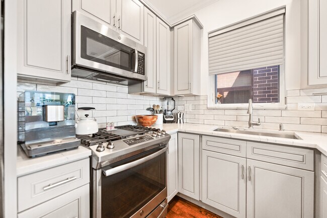 Foto del edificio - 840 W Erie St