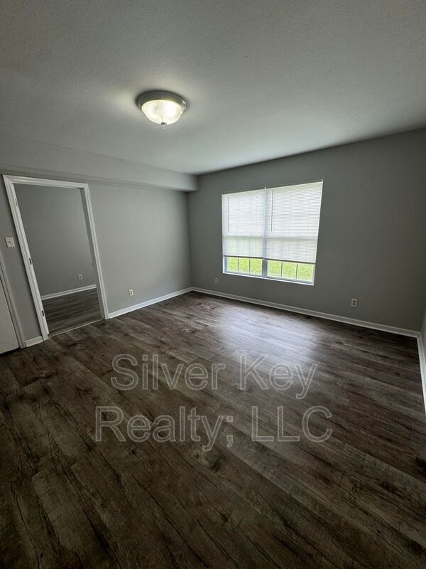 Building Photo - 268 Willow Creek Drive
