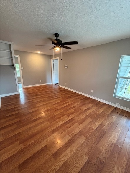 Foto del edificio - 6103 Sherwood Dr