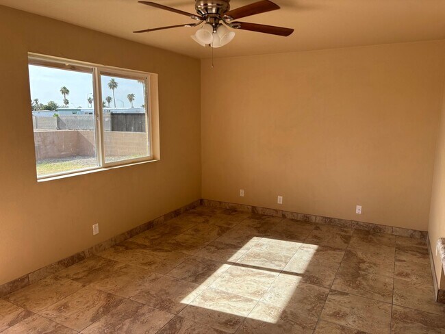 Building Photo - Centrally located home in East Mesa