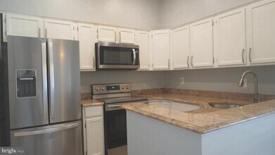 Building Photo - 6060 California Cir