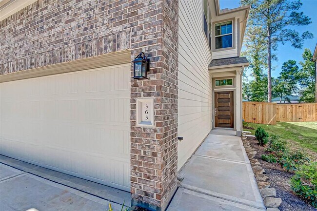 Building Photo - 363 Biltmore Loop