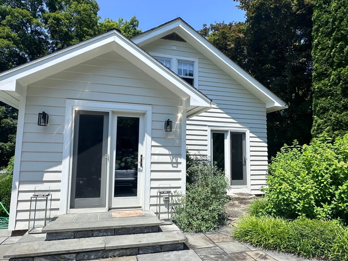 261 Litchfield Tpke  