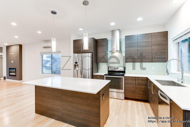 Foto del edificio - 321 21st Ave