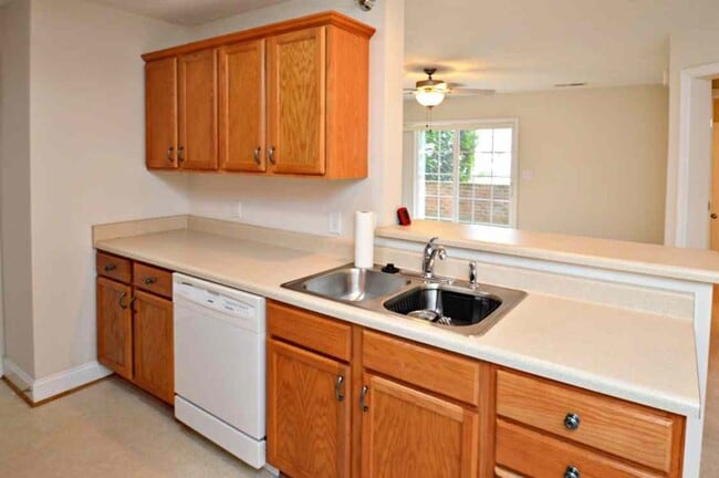Building Photo - 623 Wyndhurst Dr
