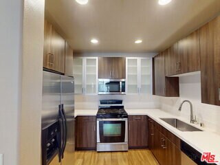 Foto del edificio - 1040 Glendon Ave