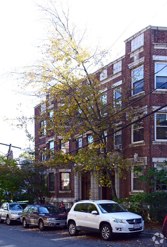 Foto del edificio - 33 Stearns Rd