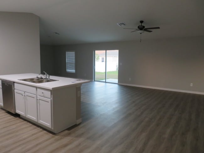 Foto del edificio - 2605 NE 6th Pl