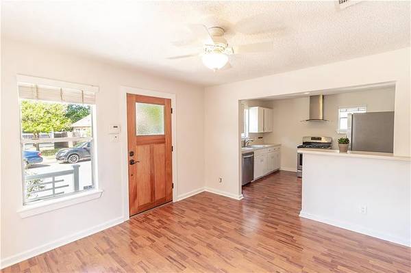 Building Photo - 2324 Santa Rita St