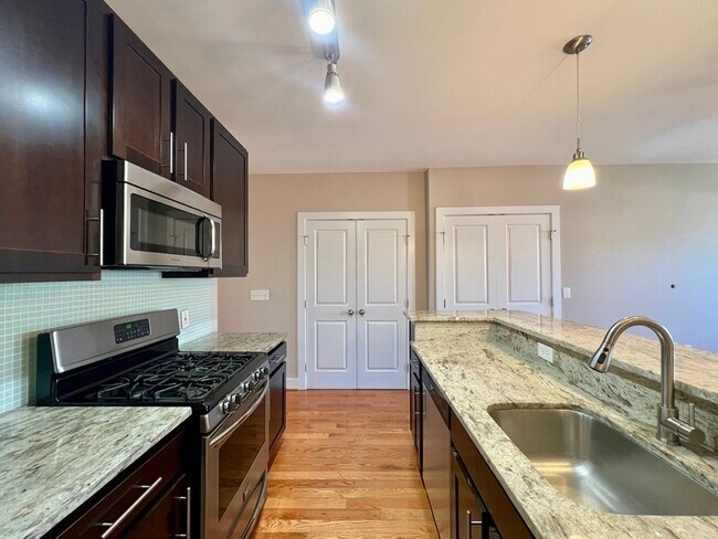 Foto del edificio - 1353 Adams St NE