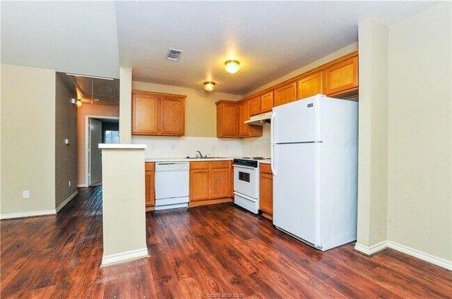 Building Photo - 2307 Pheasant Ln