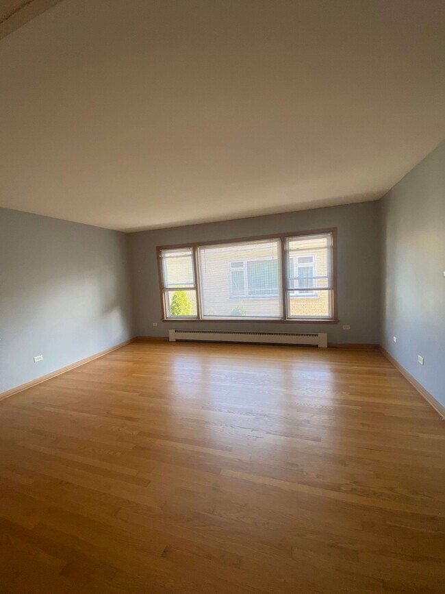 Foto del edificio - 5757 N Elston Ave