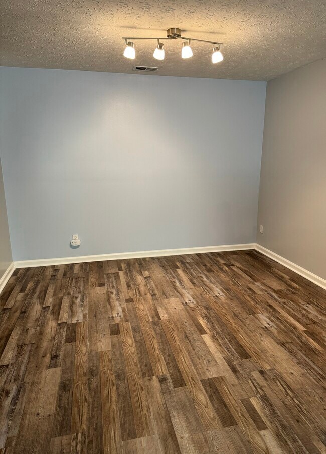 Dining Room - 3223 Fairington Dr