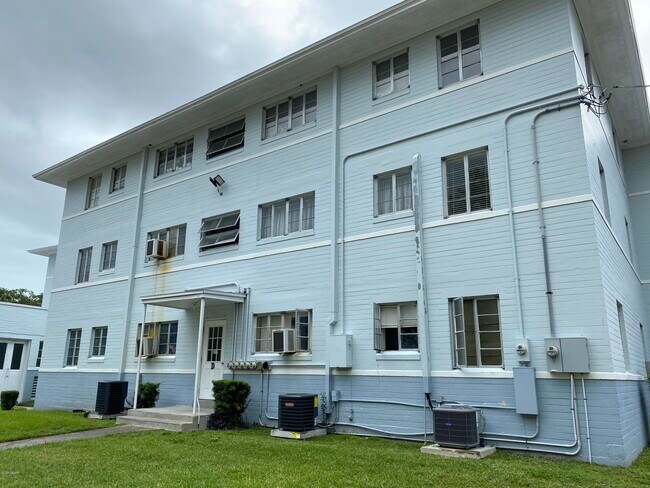 Building Photo - 500 S Beach St