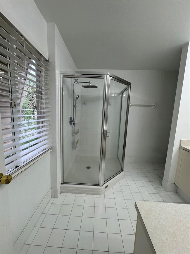 Foto del edificio - 5906 NW 47th Terrace