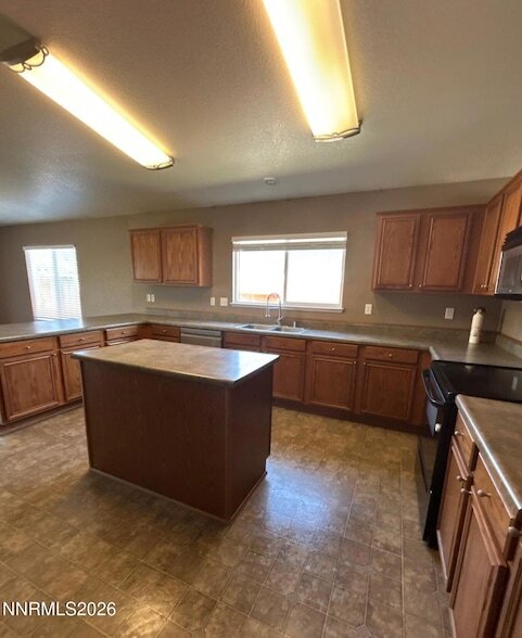 Foto del edificio - 17481 Crystal Canyon Blvd