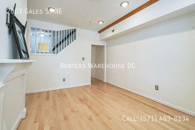 Photo - 2003 Gales St NE House